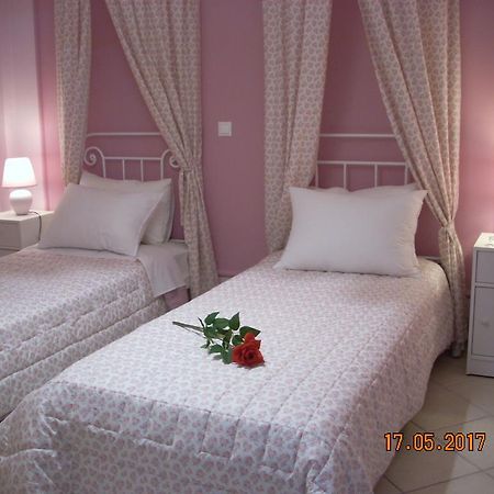 Iris Apartments Apolpaina Екстер'єр фото