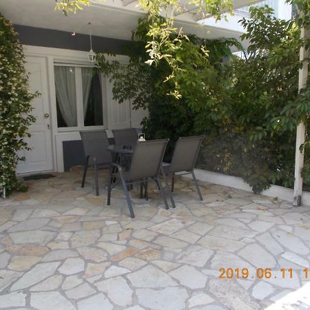Iris Apartments Apolpaina Екстер'єр фото