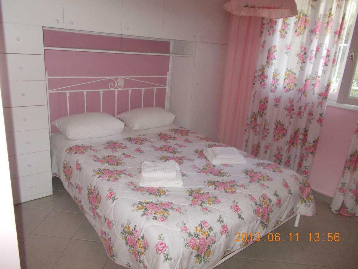 Iris Apartments Apolpaina Екстер'єр фото